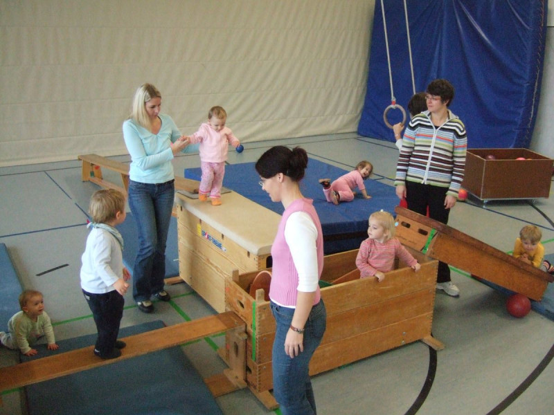 Eltern-Kind-Turnen (9 Monate - 3 Jahre)