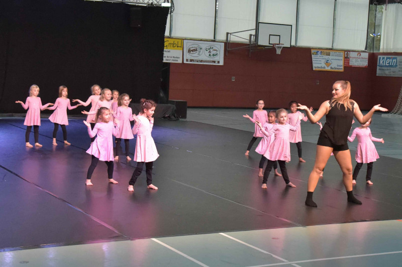 Moderner Kindertanz - Jahrgang 2011